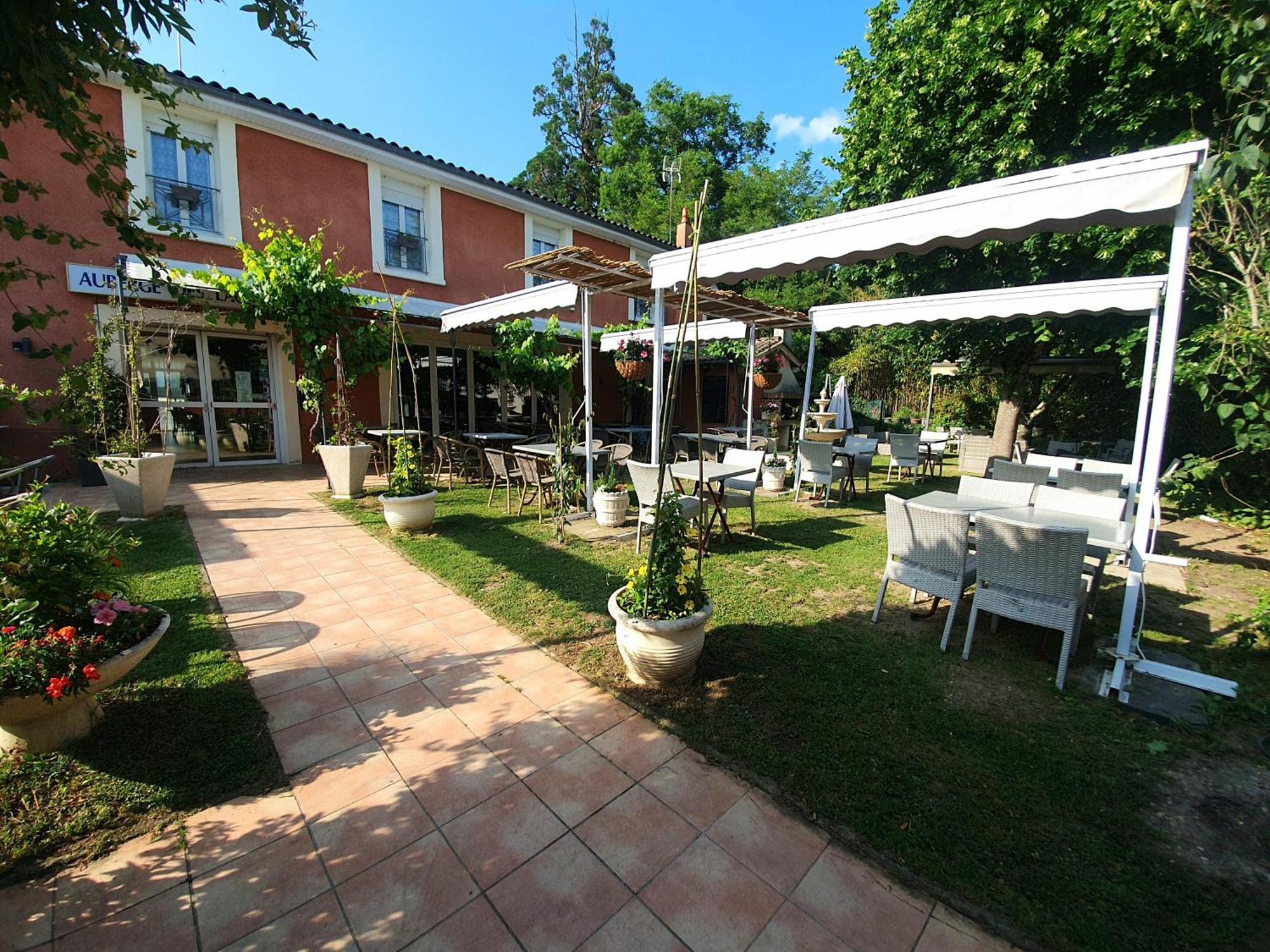 Auberge Des Lacs Bleus Clerac Exterior photo